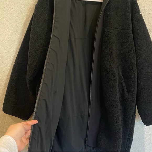 Lululemon Collarless Textured Fleece Full Zip Teddy Jacket in Black - Picture 9 of 11